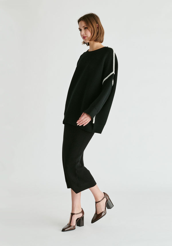 Ribbed Jumper with Contrasting Embroidery in Black Side